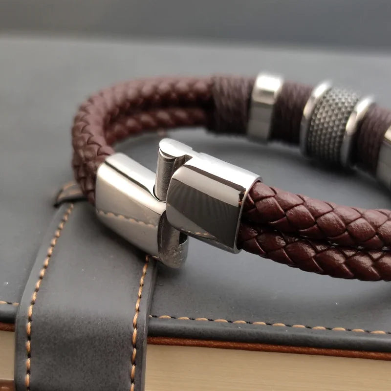 Herrn Armband aus Echtleder, veredelt mit Steinperlen und Edelstahl