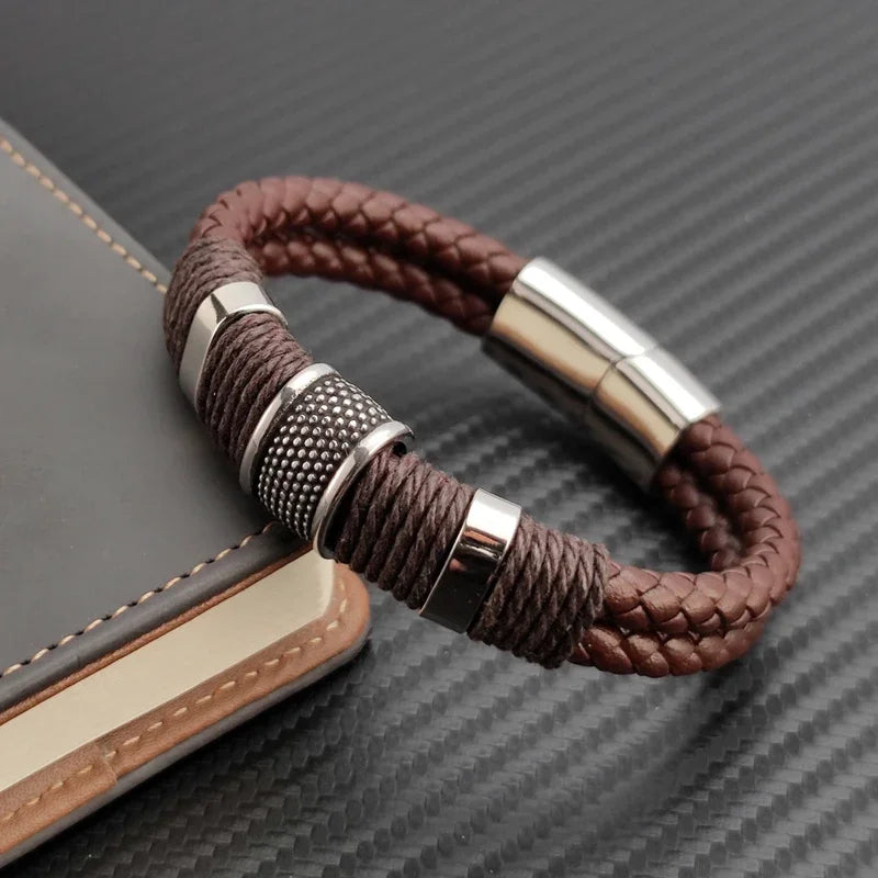 Herrn Armband aus Echtleder, veredelt mit Steinperlen und Edelstahl